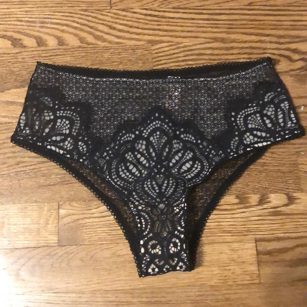 Victoria’s Secret mid-rise cheeky - NEVER WORN